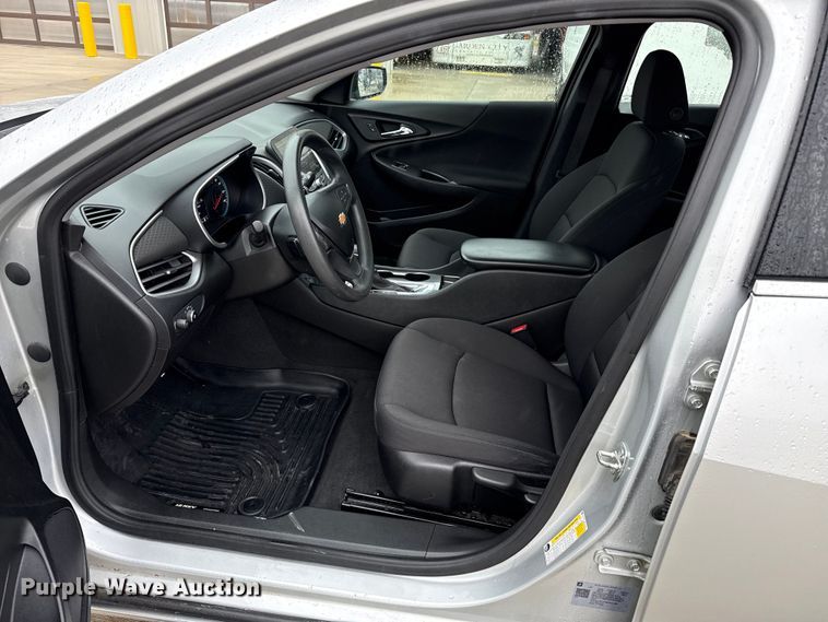 image for item DZ8948 2021 Chevrolet Malibu 