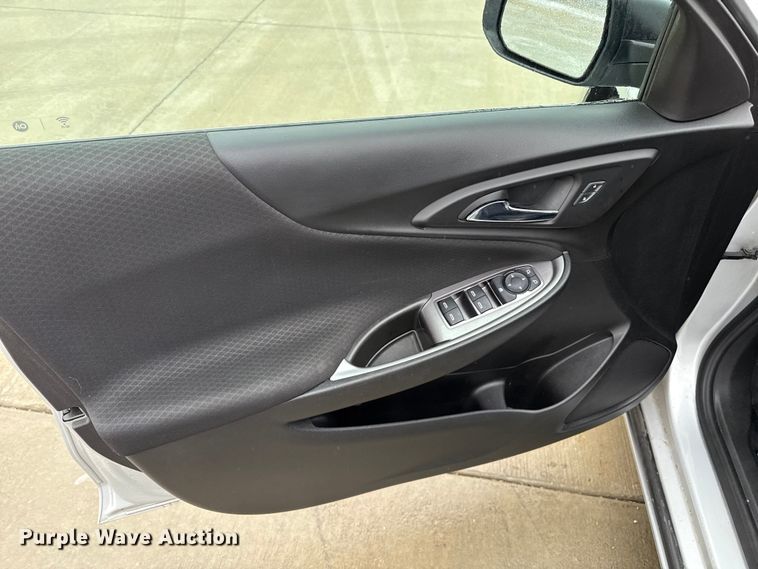 image for item DZ8948 2021 Chevrolet Malibu 