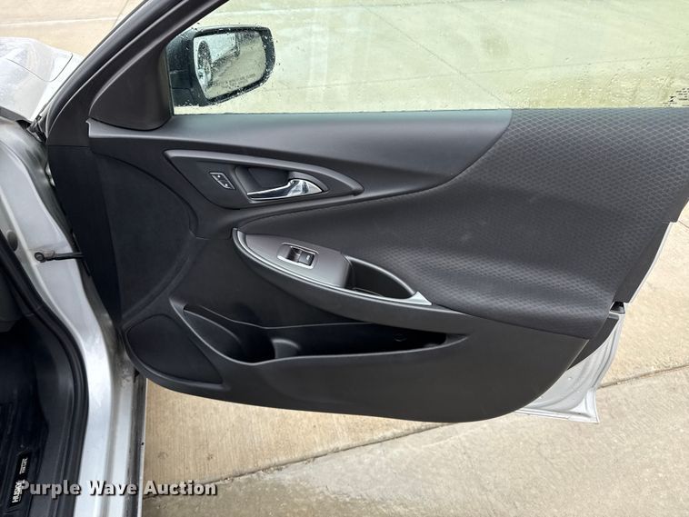 image for item DZ8948 2021 Chevrolet Malibu 