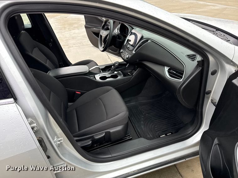 image for item DZ8948 2021 Chevrolet Malibu 