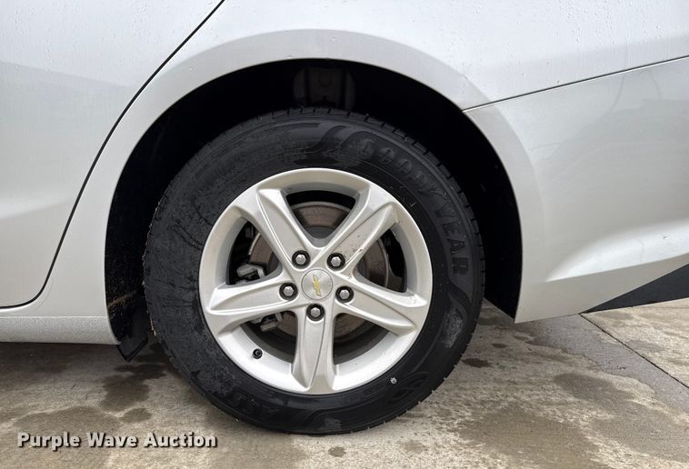 image for item DZ8948 2021 Chevrolet Malibu 