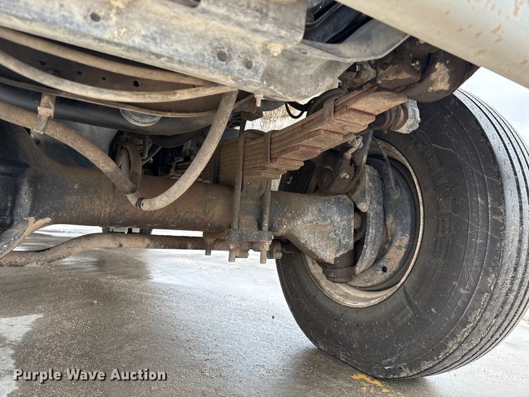 image for item DZ8961 2002 International 4800 digger derrick truck