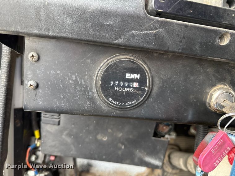 image for item DZ8961 2002 International 4800 digger derrick truck