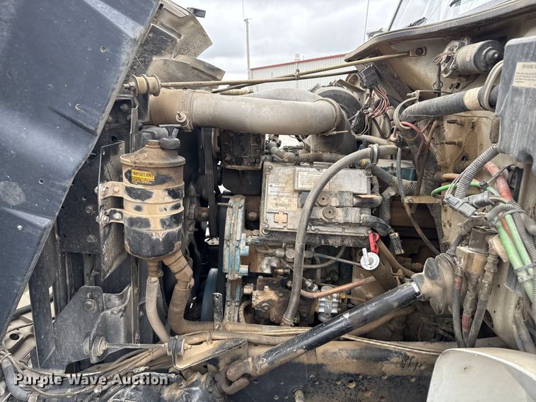 image for item DZ8961 2002 International 4800 digger derrick truck