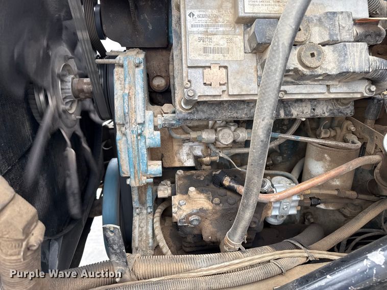 image for item DZ8961 2002 International 4800 digger derrick truck