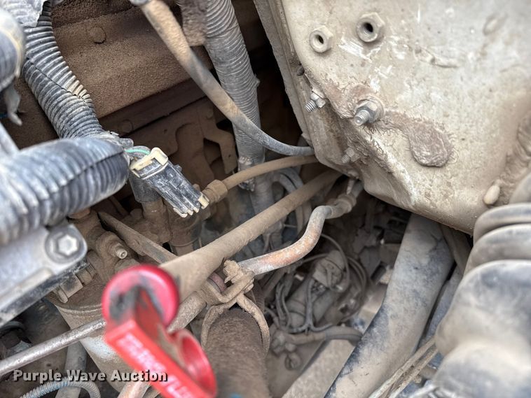 image for item DZ8961 2002 International 4800 digger derrick truck