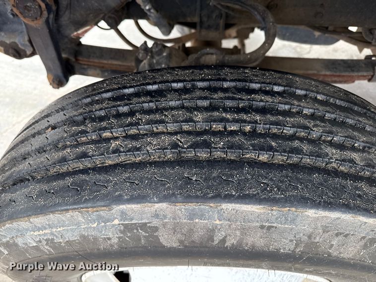 image for item DZ8961 2002 International 4800 digger derrick truck