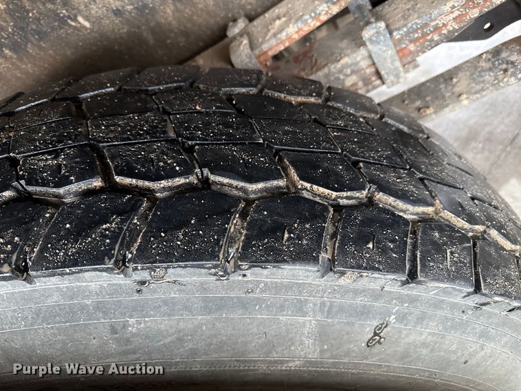 image for item DZ8961 2002 International 4800 digger derrick truck