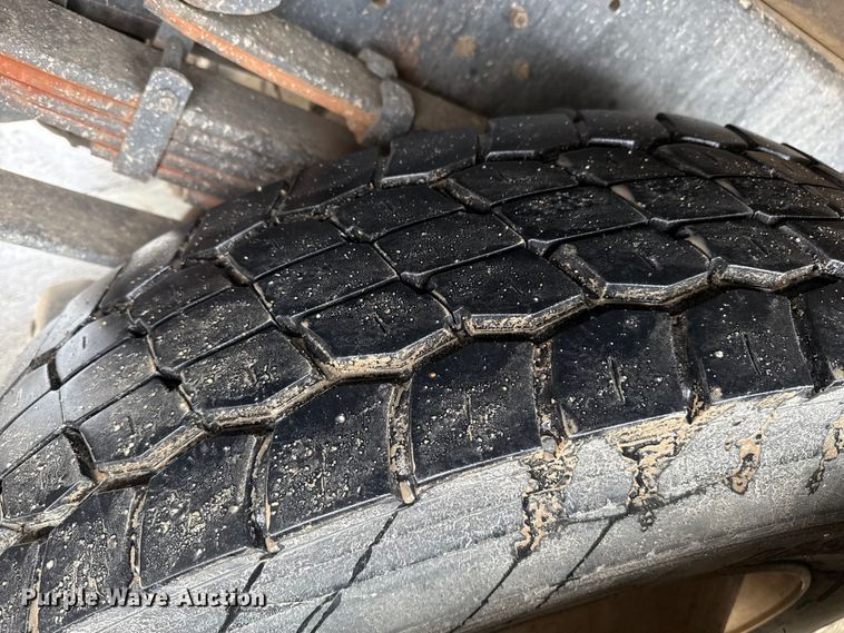 image for item DZ8961 2002 International 4800 digger derrick truck