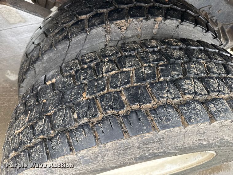 image for item DZ8961 2002 International 4800 digger derrick truck