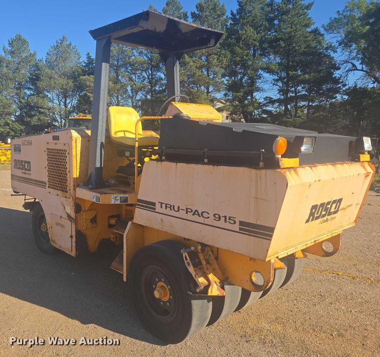 image for item EB1010 Roscoe Tru-Pac 915 pneumatic roller