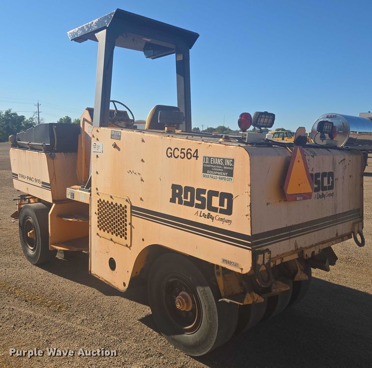 image for item EB1010 Roscoe Tru-Pac 915 pneumatic roller