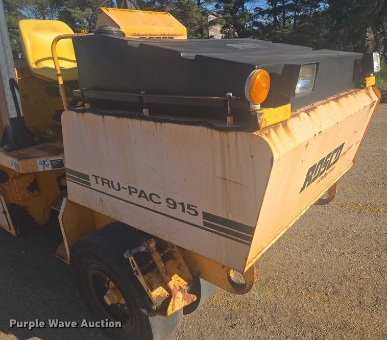 image for item EB1010 Roscoe Tru-Pac 915 pneumatic roller