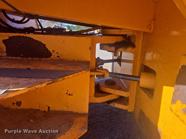 image for item EB1010 Roscoe Tru-Pac 915 pneumatic roller