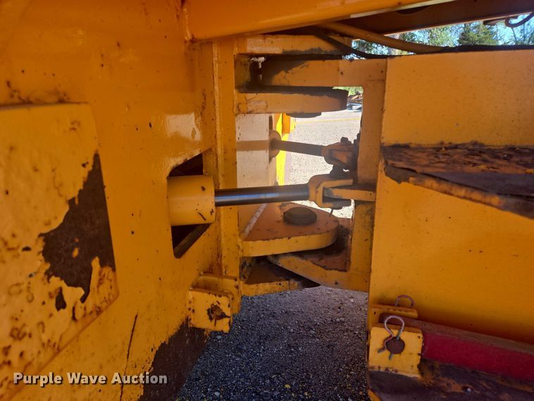 image for item EB1010 Roscoe Tru-Pac 915 pneumatic roller