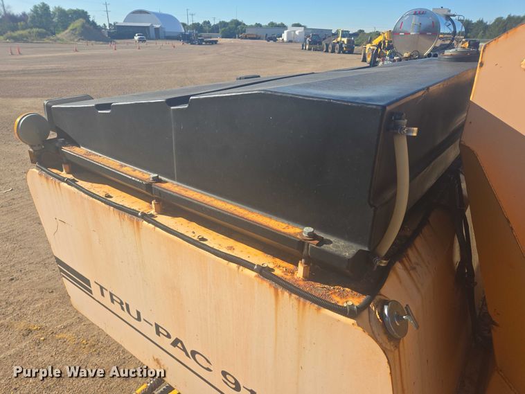 image for item EB1010 Roscoe Tru-Pac 915 pneumatic roller