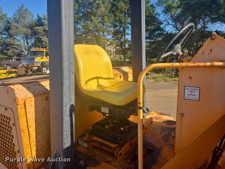 image for item EB1010 Roscoe Tru-Pac 915 pneumatic roller