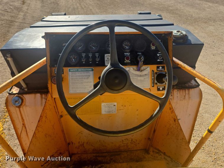 image for item EB1010 Roscoe Tru-Pac 915 pneumatic roller