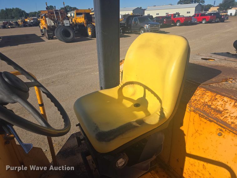 image for item EB1010 Roscoe Tru-Pac 915 pneumatic roller