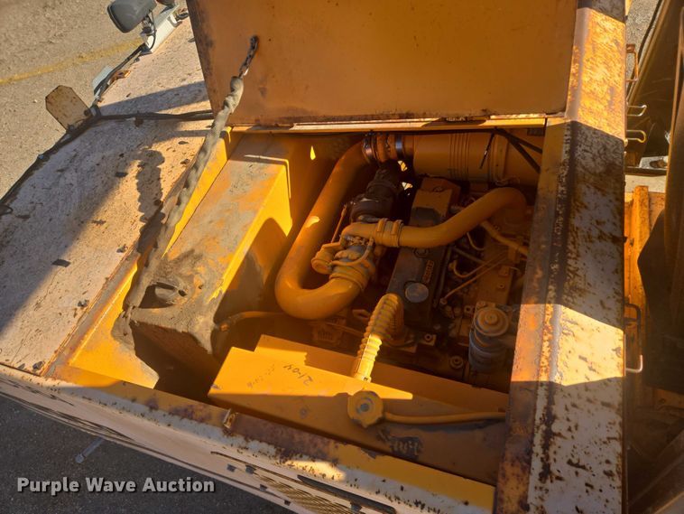 image for item EB1010 Roscoe Tru-Pac 915 pneumatic roller