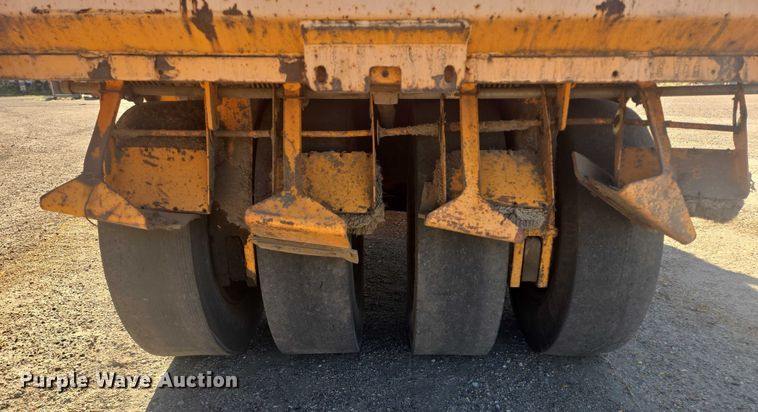 image for item EB1010 Roscoe Tru-Pac 915 pneumatic roller