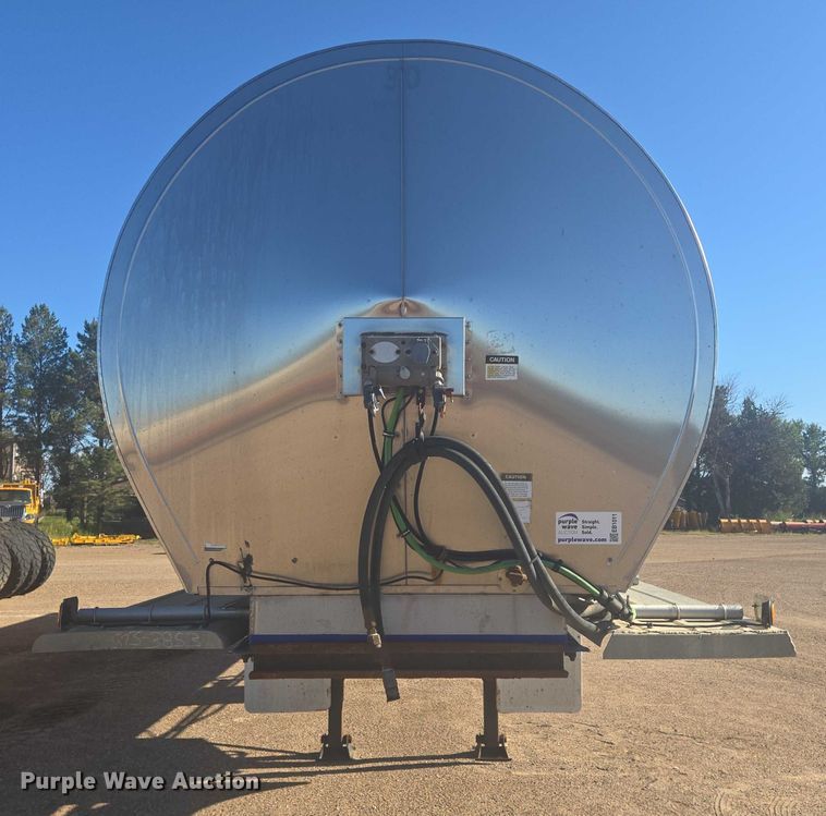 image for item EB1011 1989 Brenner tank trailer