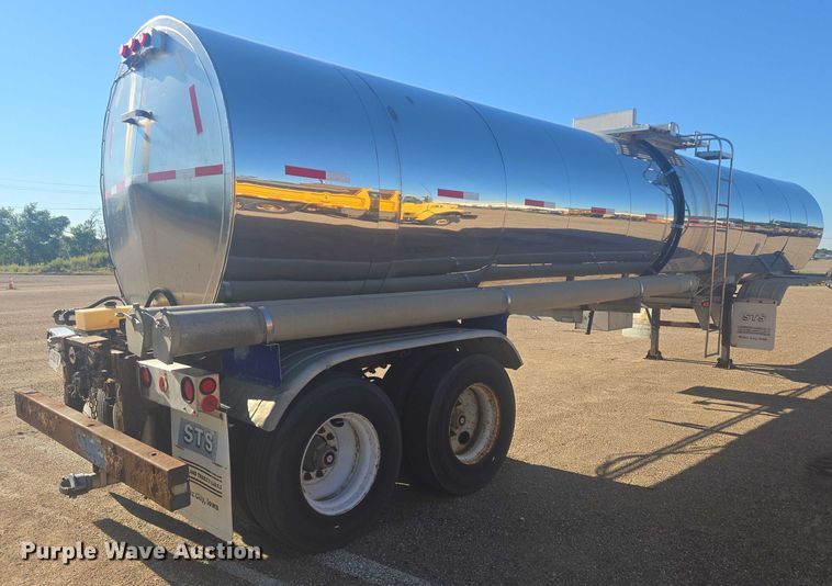 image for item EB1011 1989 Brenner tank trailer