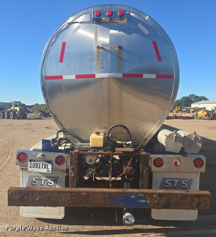 image for item EB1011 1989 Brenner tank trailer