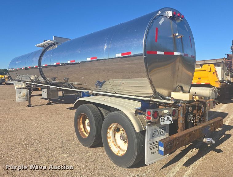 image for item EB1011 1989 Brenner tank trailer