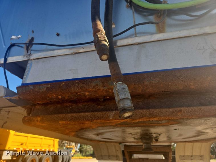 image for item EB1011 1989 Brenner tank trailer