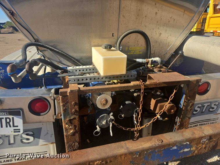 image for item EB1011 1989 Brenner tank trailer