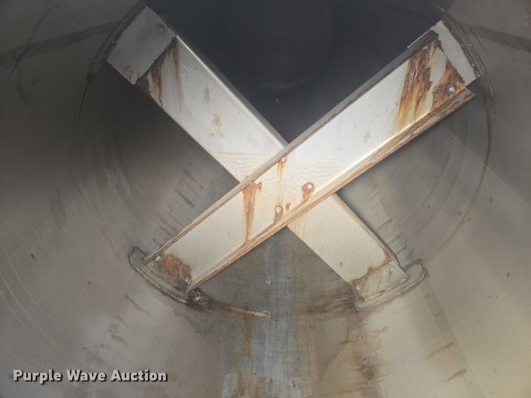 image for item EB1011 1989 Brenner tank trailer