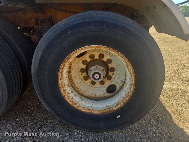 image for item EB1011 1989 Brenner tank trailer