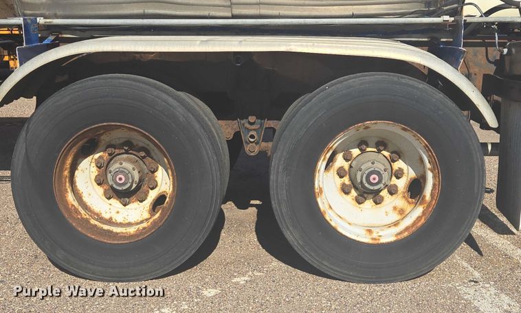 image for item EB1011 1989 Brenner tank trailer