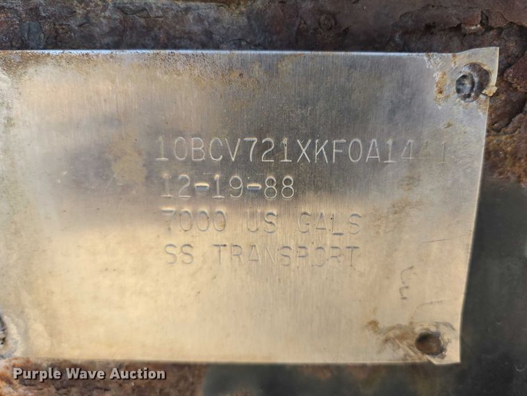 image for item EB1011 1989 Brenner tank trailer