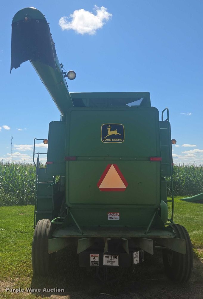 image for item EB1014 1983 John Deere Turbo 6620  combine