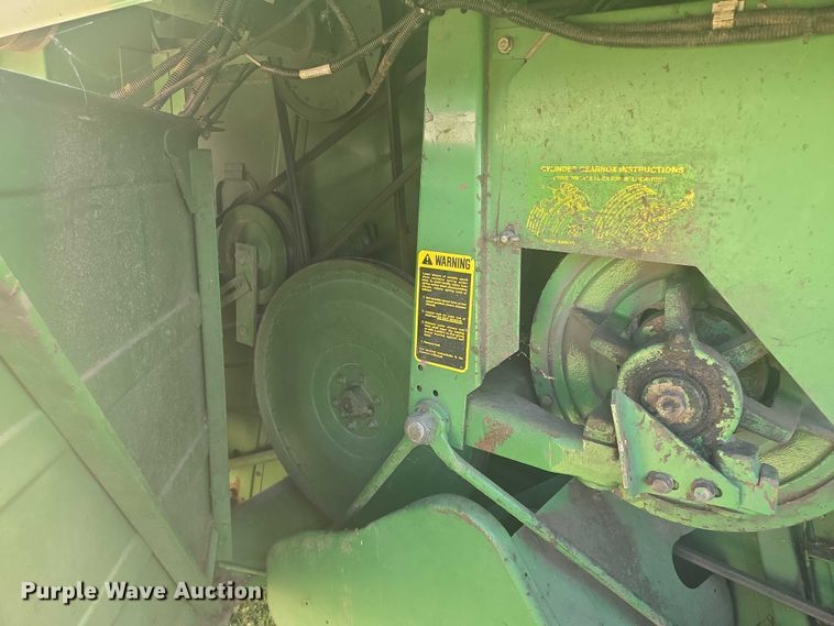 image for item EB1014 1983 John Deere Turbo 6620  combine