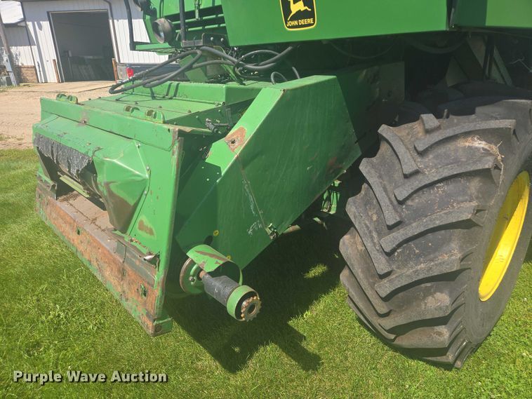 image for item EB1014 1983 John Deere Turbo 6620  combine