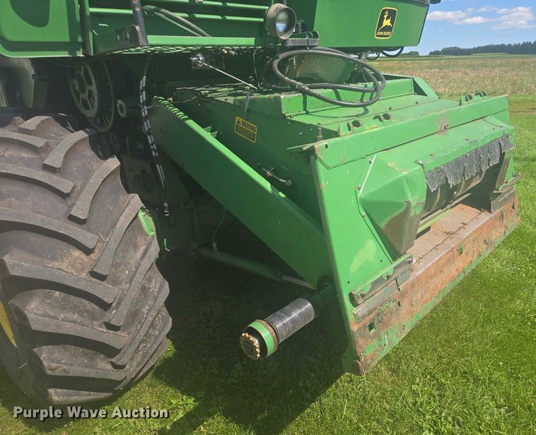 image for item EB1014 1983 John Deere Turbo 6620  combine