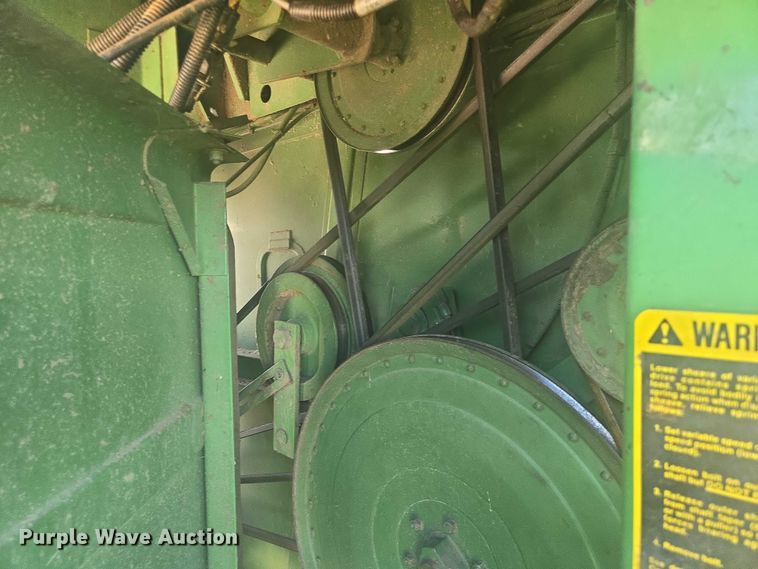 image for item EB1014 1983 John Deere Turbo 6620  combine