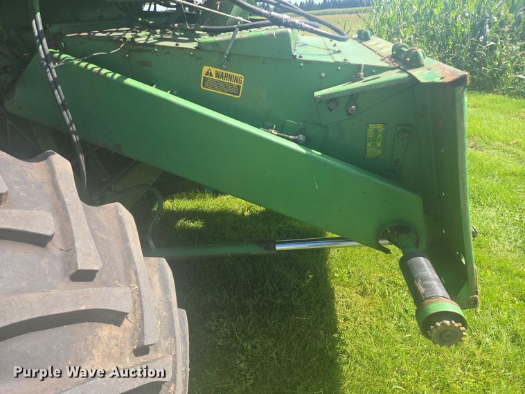 image for item EB1014 1983 John Deere Turbo 6620  combine