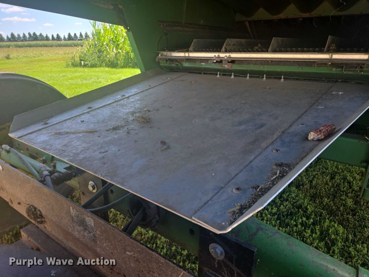 image for item EB1014 1983 John Deere Turbo 6620  combine