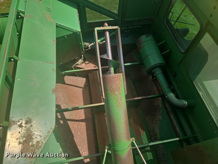 image for item EB1014 1983 John Deere Turbo 6620  combine