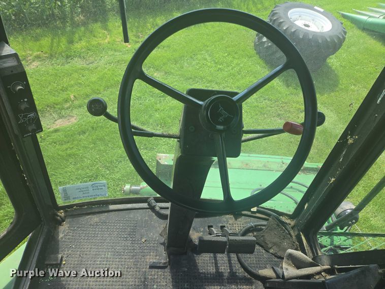 image for item EB1014 1983 John Deere Turbo 6620  combine
