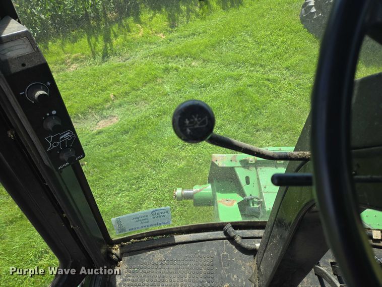 image for item EB1014 1983 John Deere Turbo 6620  combine