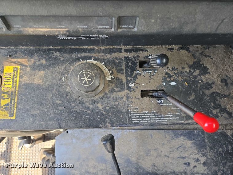 image for item EB1014 1983 John Deere Turbo 6620  combine