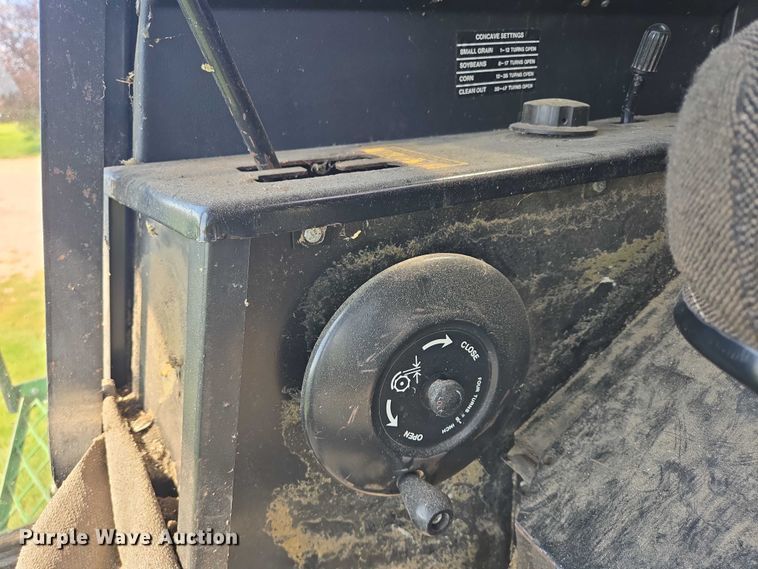 image for item EB1014 1983 John Deere Turbo 6620  combine