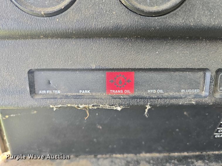 image for item EB1014 1983 John Deere Turbo 6620  combine