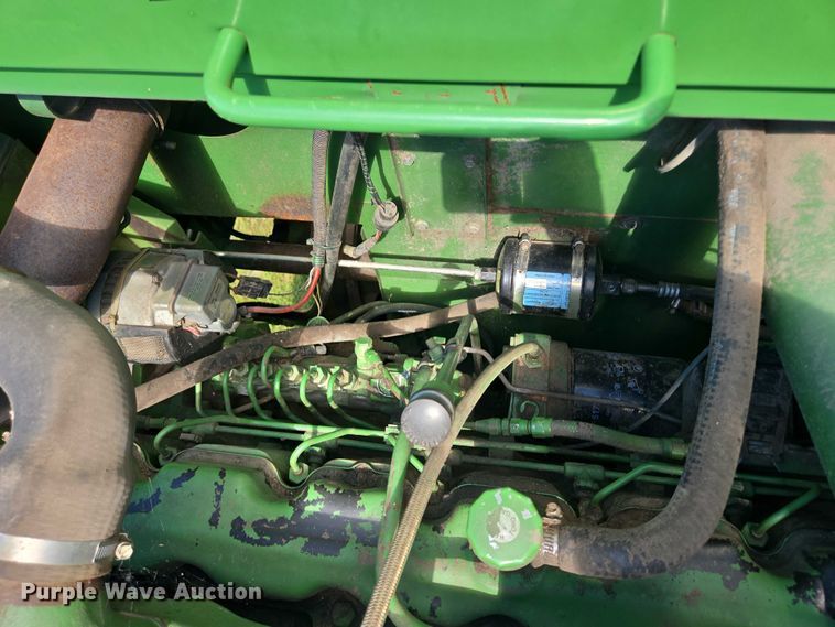 image for item EB1014 1983 John Deere Turbo 6620  combine