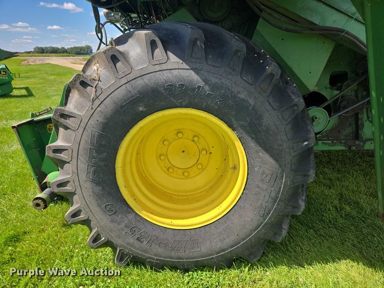 image for item EB1014 1983 John Deere Turbo 6620  combine